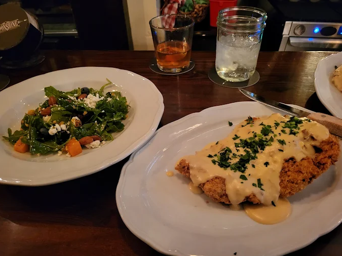 moonshine-grill-restaurant-downtown-austin-tx-dogfriendly